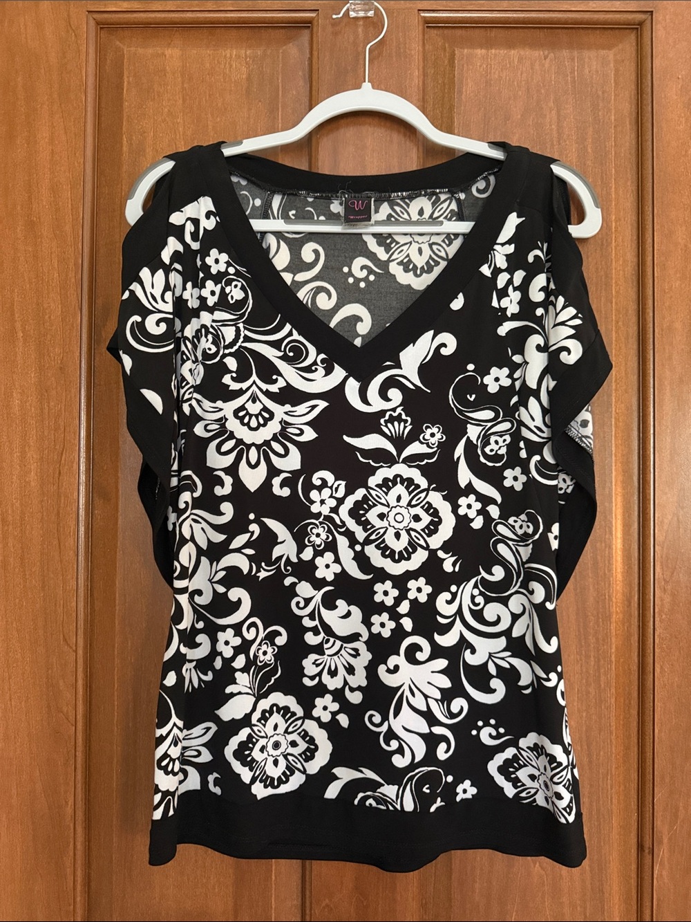 Wrapper Black & White Floral V-Neck Blouse